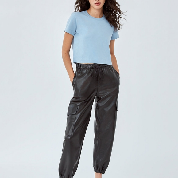 Aritzia - Wilfred Free Weekend T-shirt - Picture 3 of 11